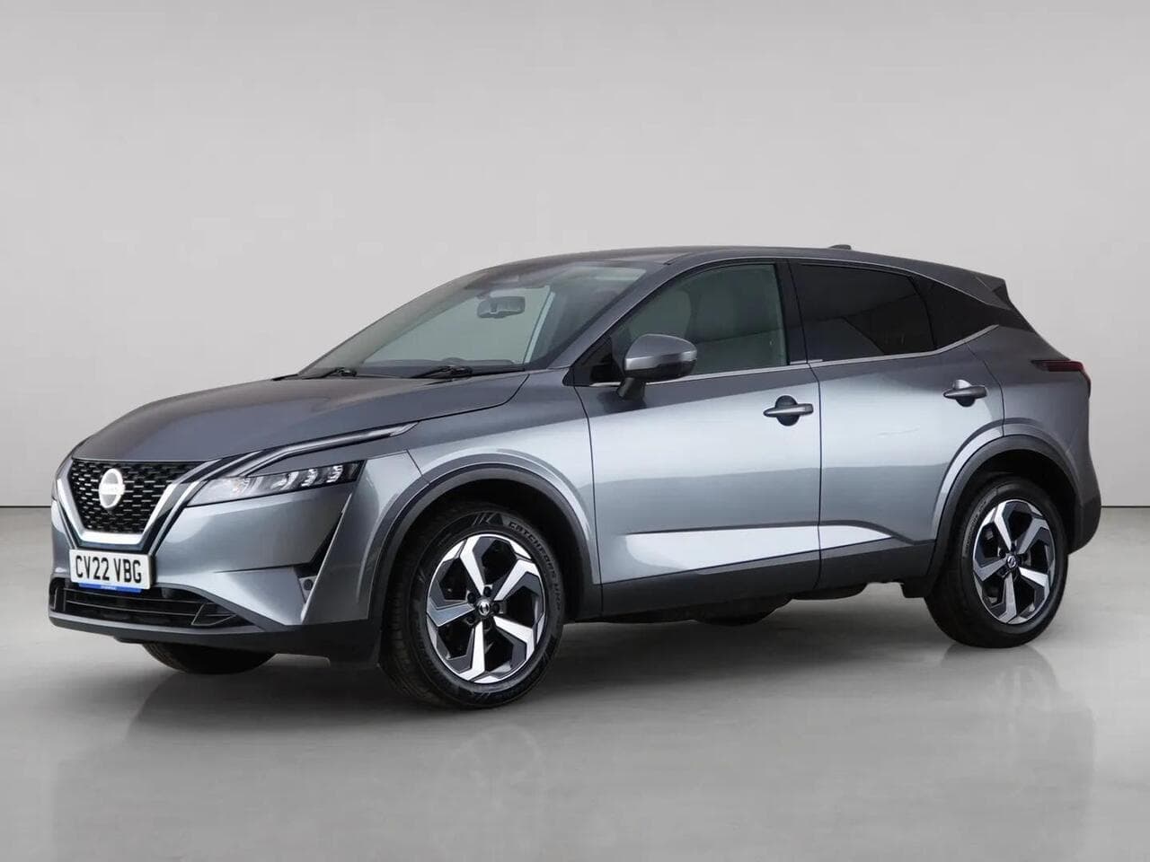 Nissan Qashqai thumbnail Front Left