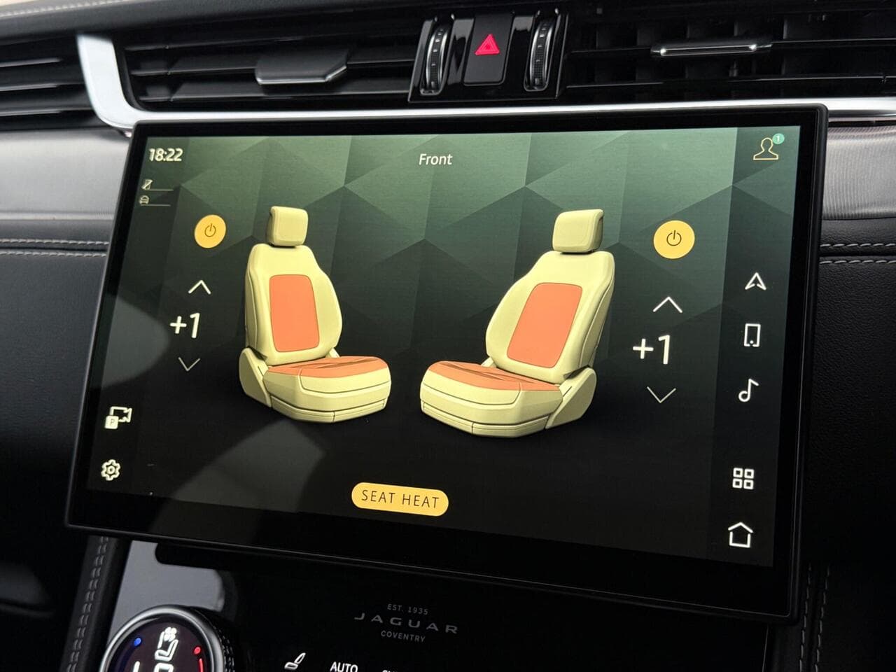 Jaguar F-PACE thumbnail Infotainment System