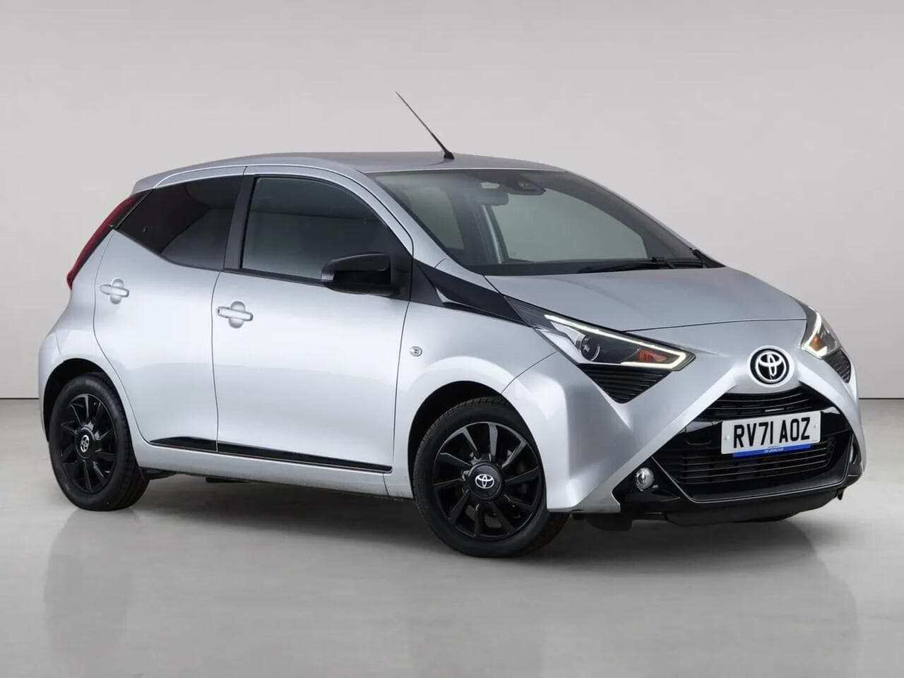 Toyota AYGO - Toyota AYGO 1.0 VVT-i x-trend x-shift Euro 6 5dr (Safety Sense)