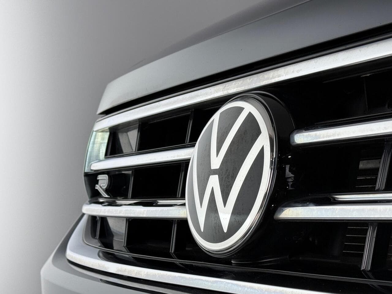 Volkswagen Tiguan thumbnail Badge Exterior