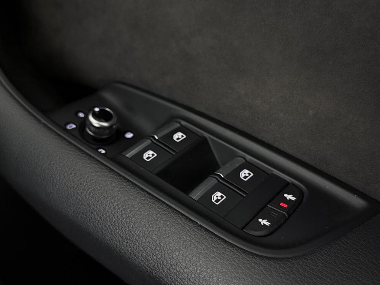 Audi Q7 thumbnail Misc Controls