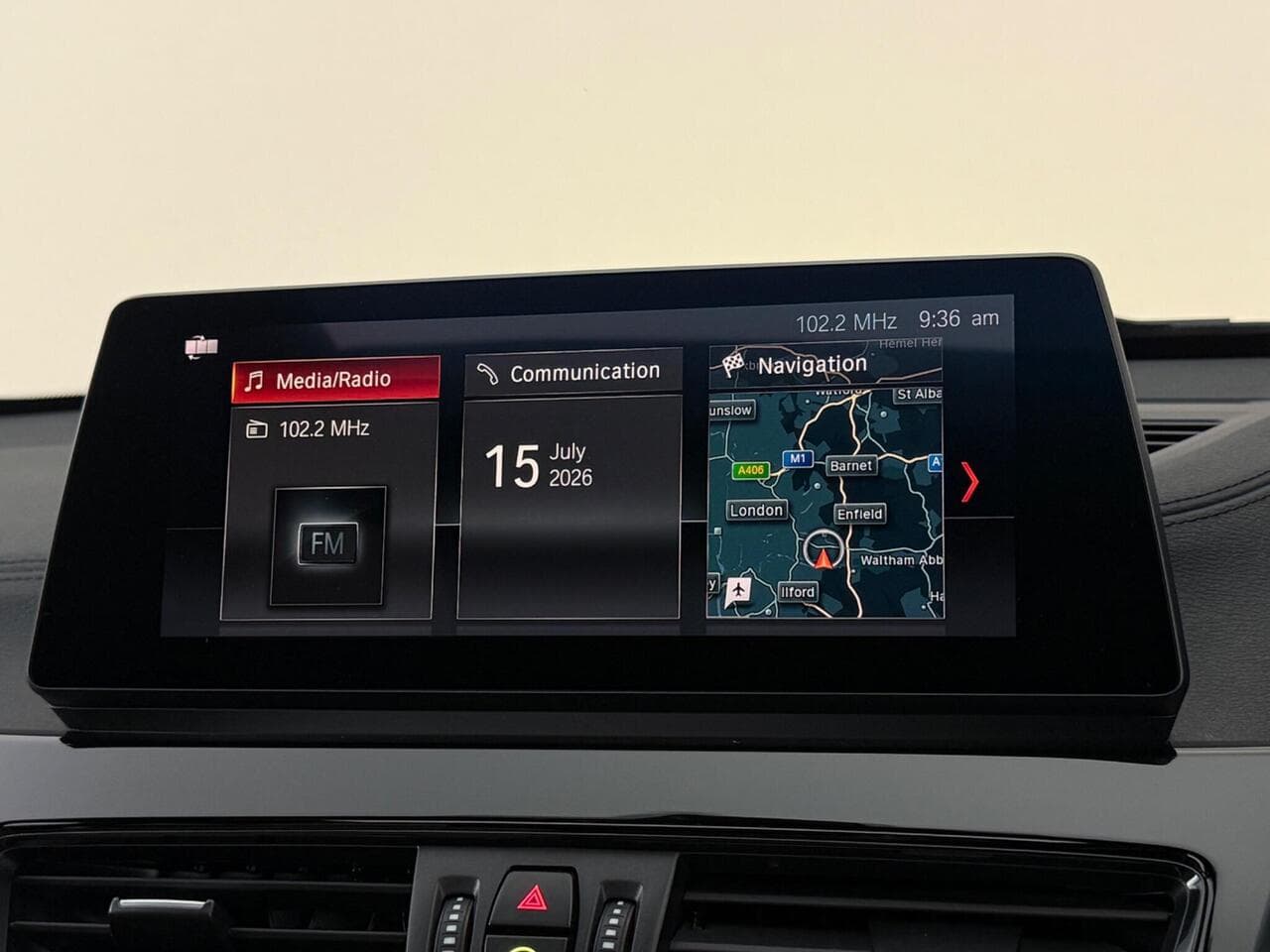 BMW X1 thumbnail Infotainment System