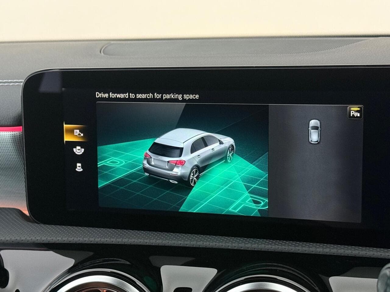 Mercedes-Benz A Class thumbnail Infotainment System