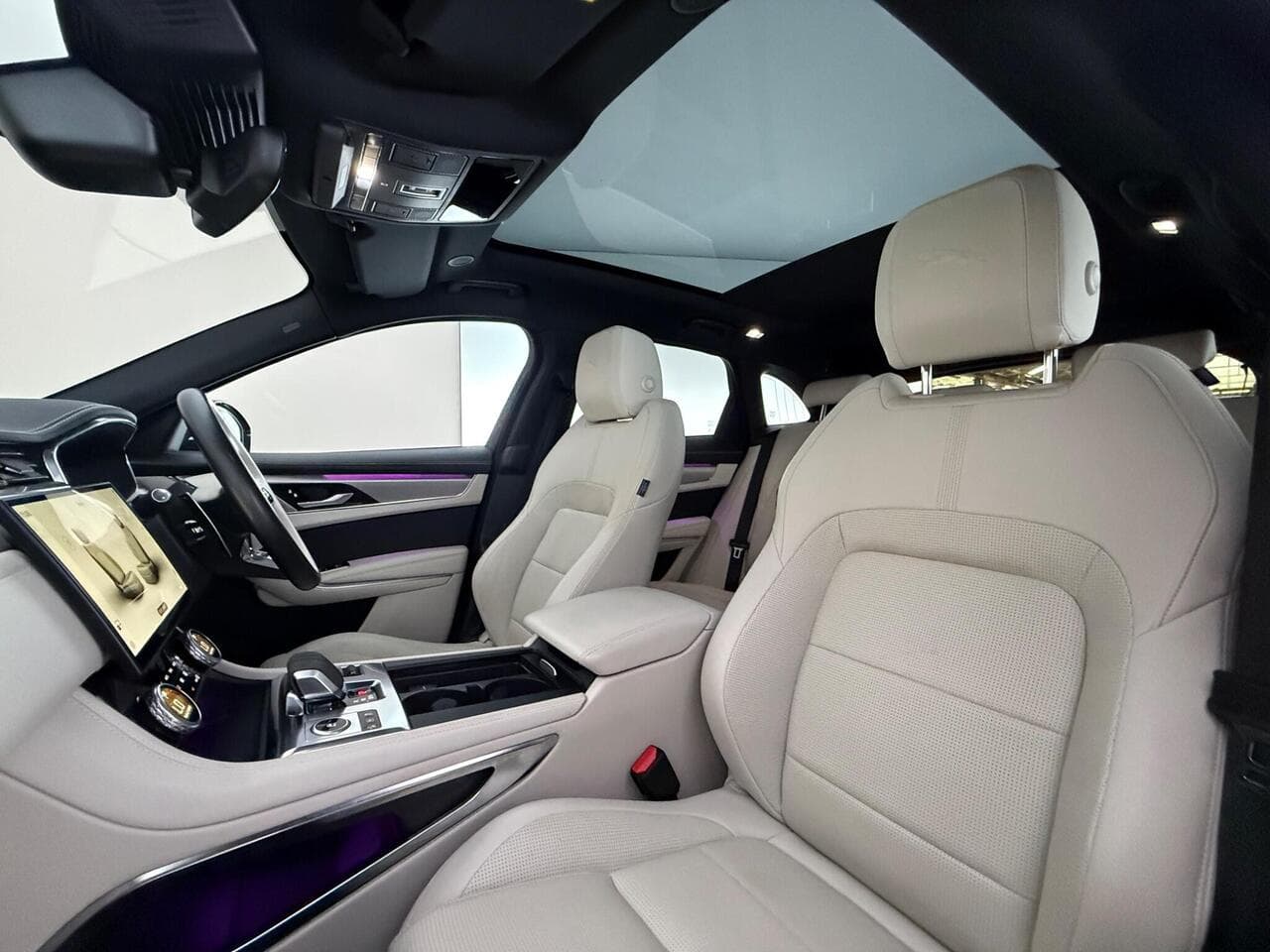 Jaguar F-PACE thumbnail Seat Front Passenger