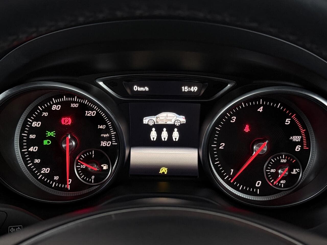 Mercedes-Benz CLA thumbnail Driver Instruments