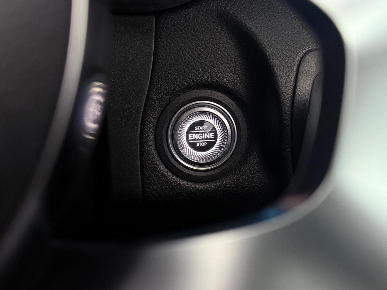Mercedes-Benz GLC thumbnail Fuel Or Charging Port