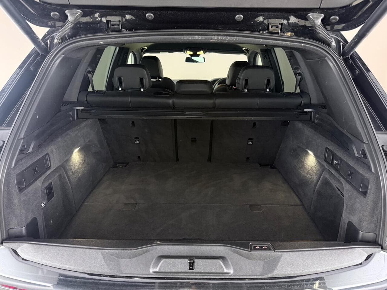 BMW X5 thumbnail Boot