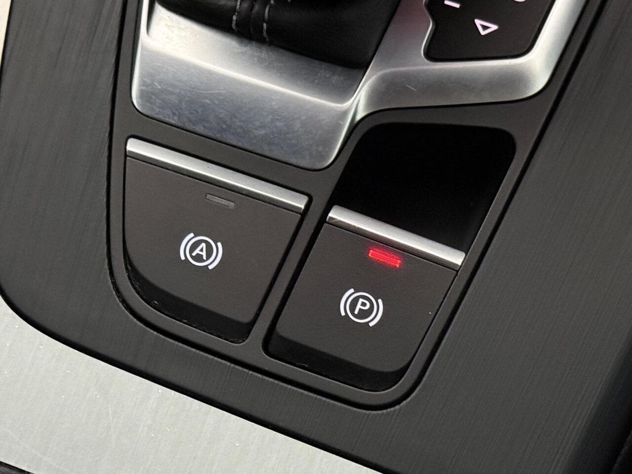 Audi Q5 thumbnail Misc Controls