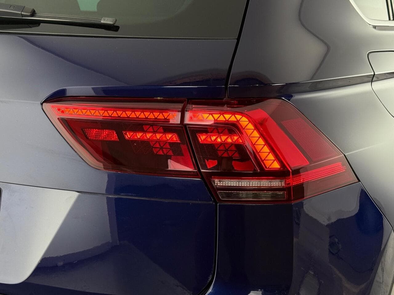 Volkswagen Tiguan thumbnail Lights Rear