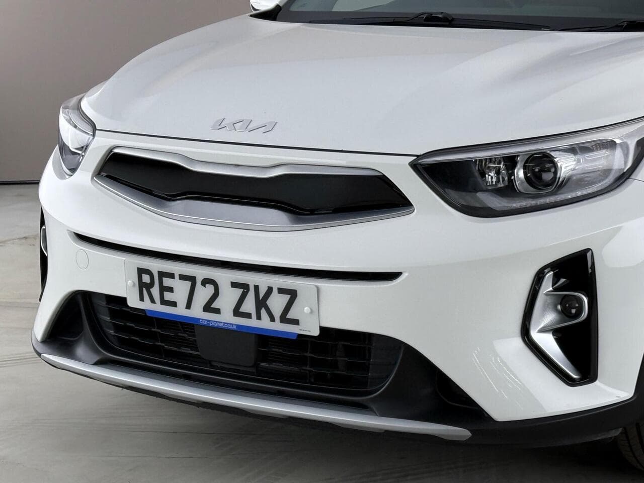 Kia Stonic thumbnail Lights Front