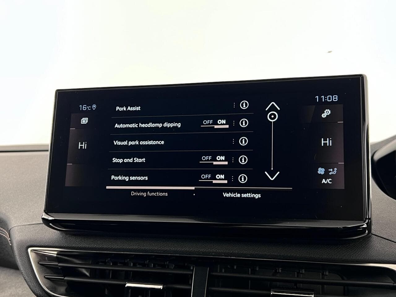 Peugeot 3008 thumbnail Infotainment System