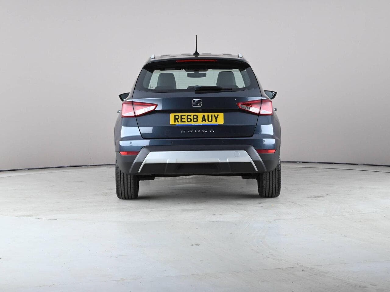 SEAT Arona thumbnail Rear