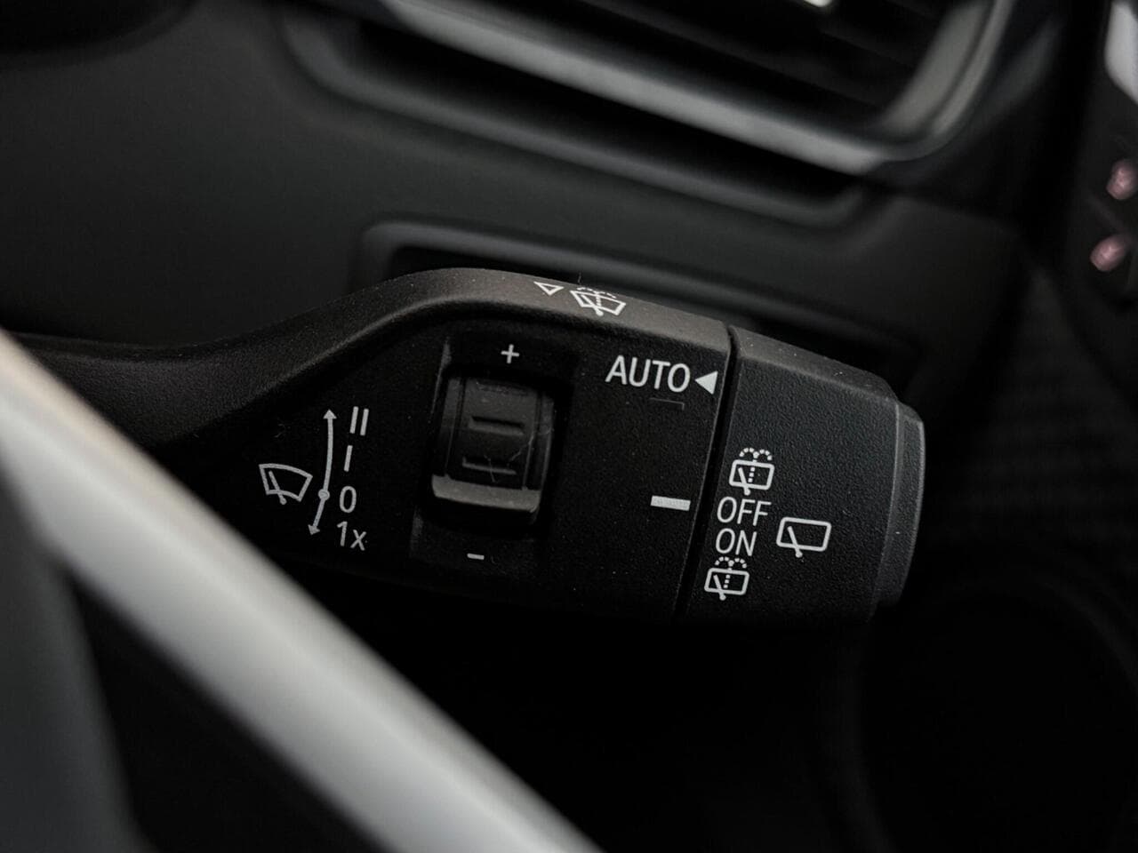 BMW X1 thumbnail Misc Controls