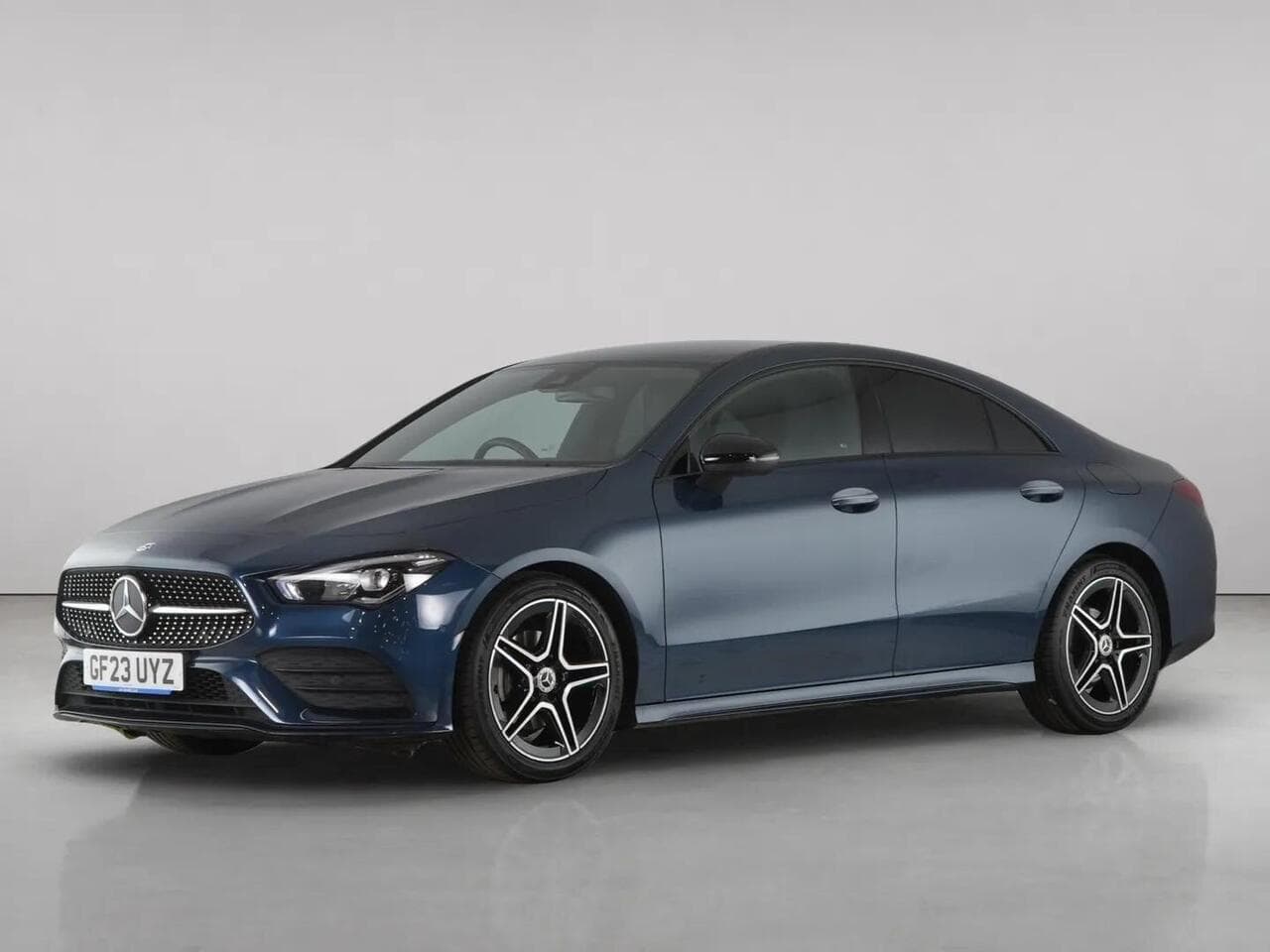 Mercedes-Benz CLA thumbnail Front Left