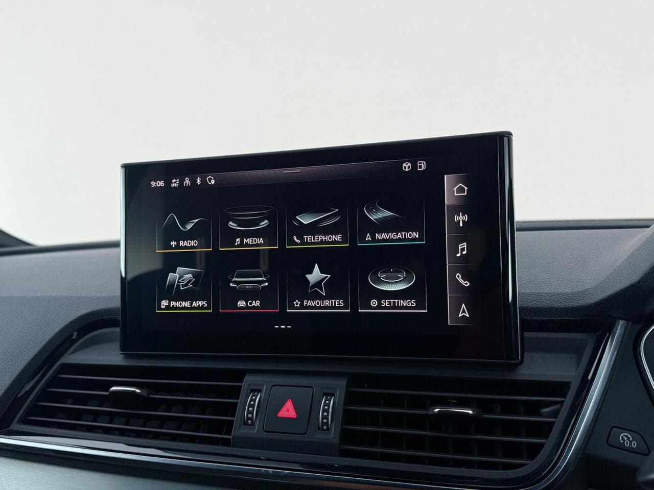 Audi Q5 thumbnail Infotainment System