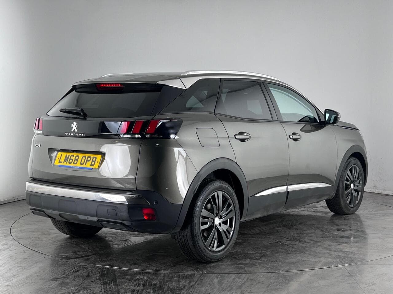 Peugeot 3008 thumbnail Rear Right