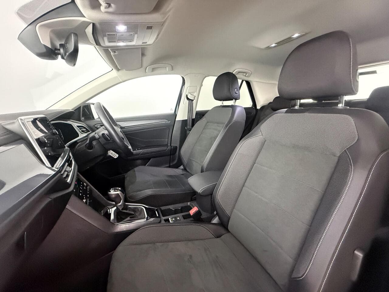 Volkswagen T-Roc thumbnail Seat Front Passenger