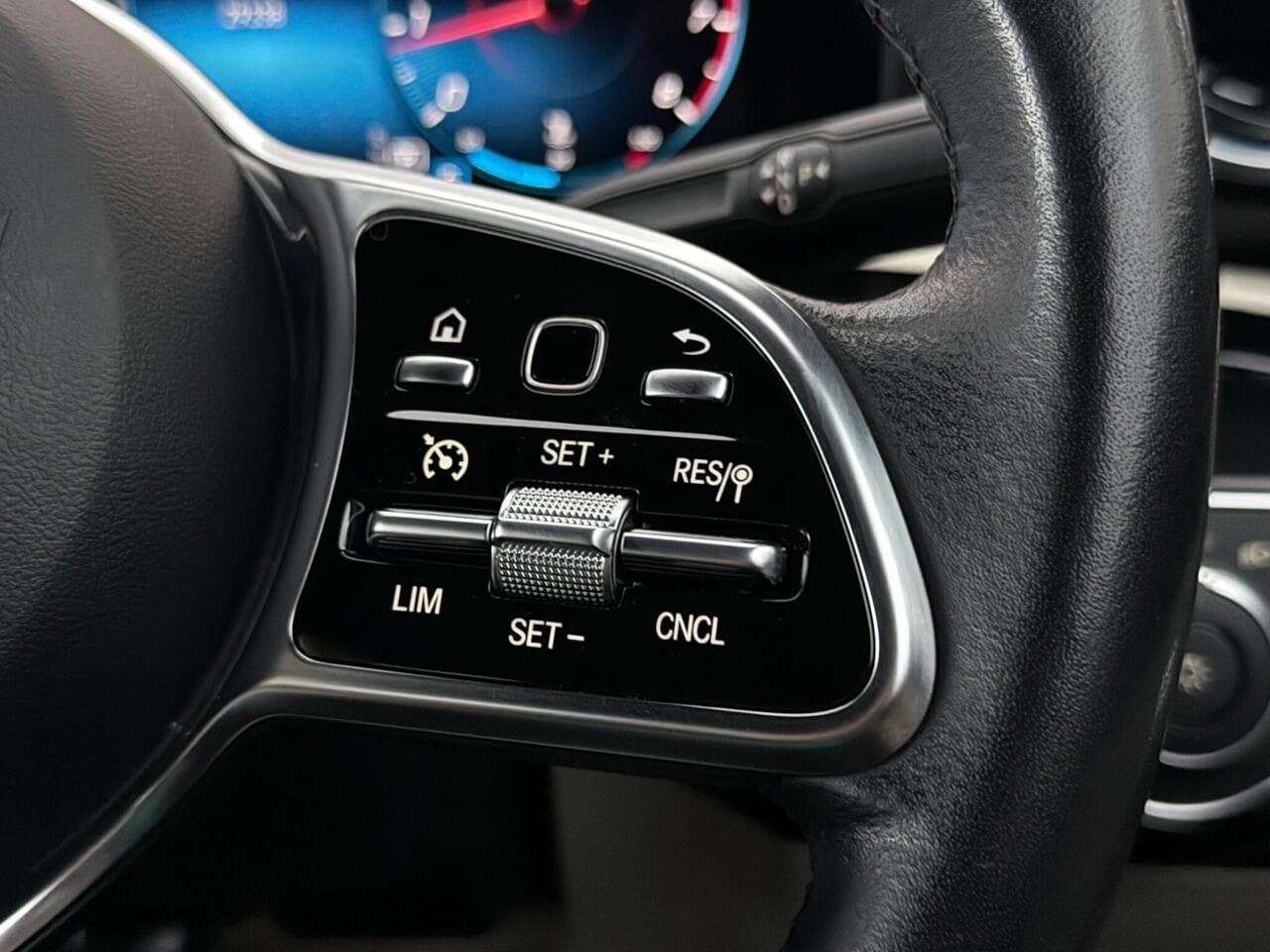 Mercedes-Benz CLA thumbnail Misc Controls