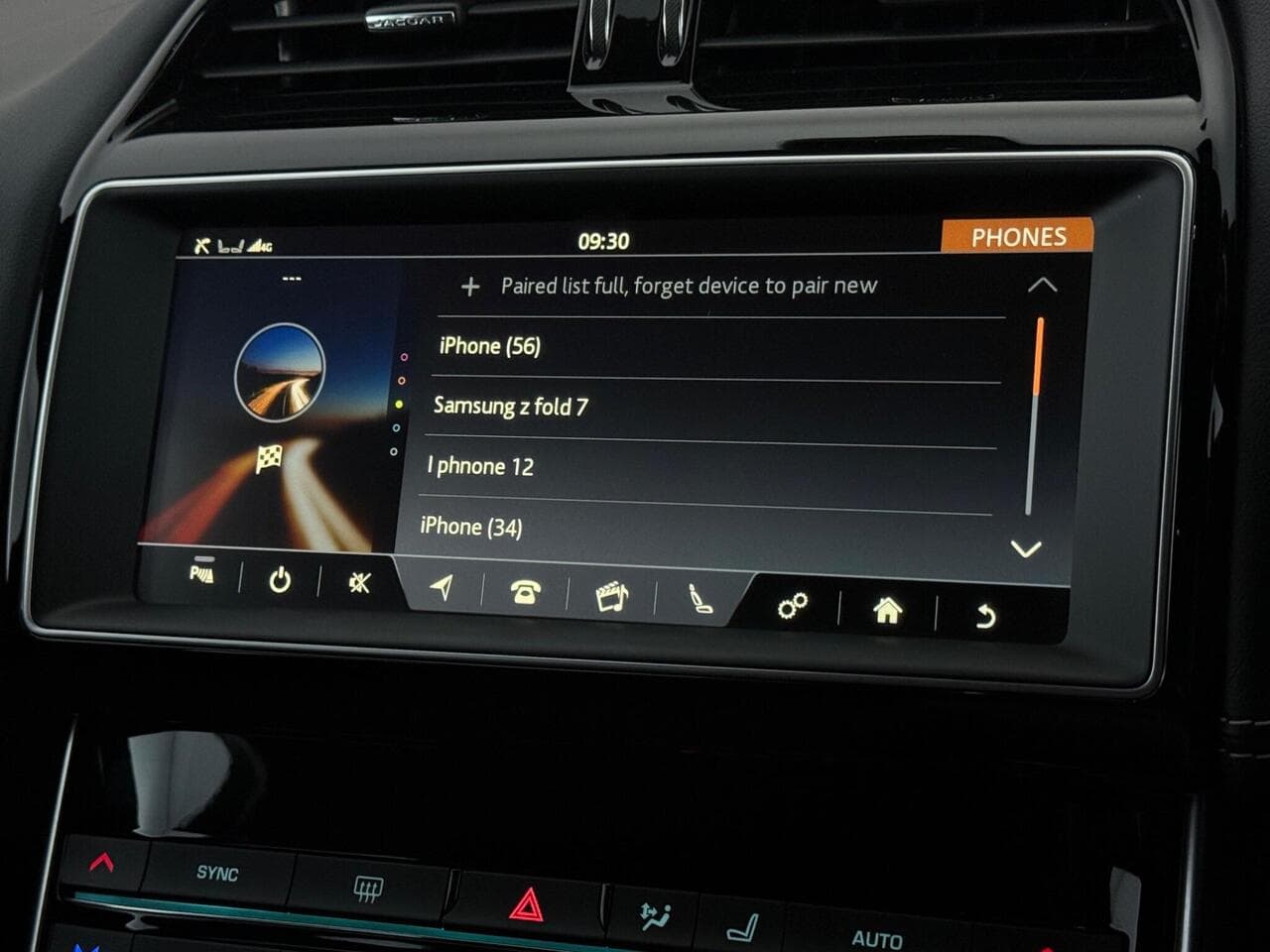 Jaguar XE thumbnail Infotainment System
