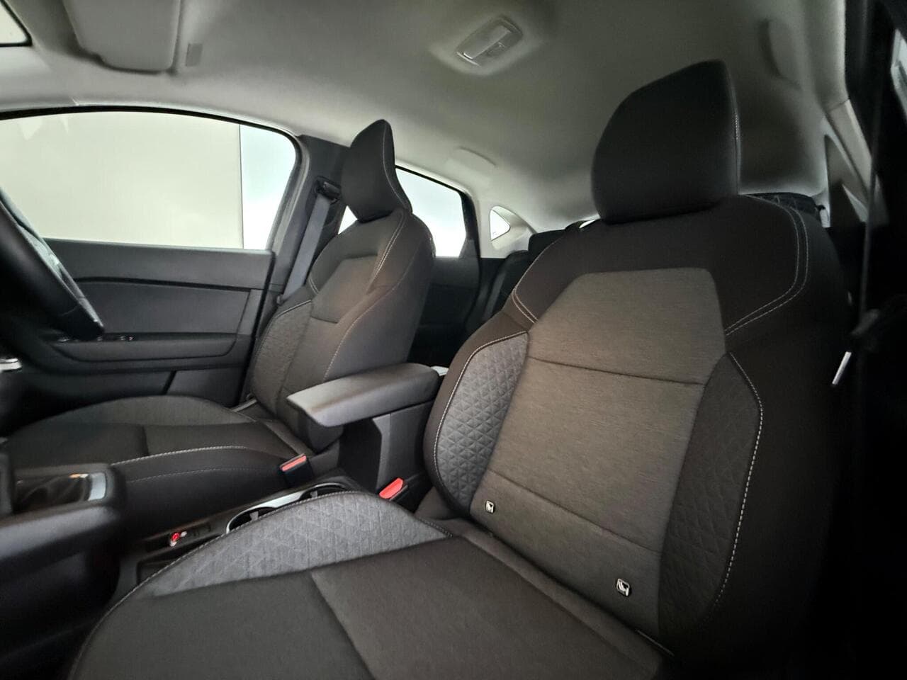 Renault Captur thumbnail Seat Front Passenger