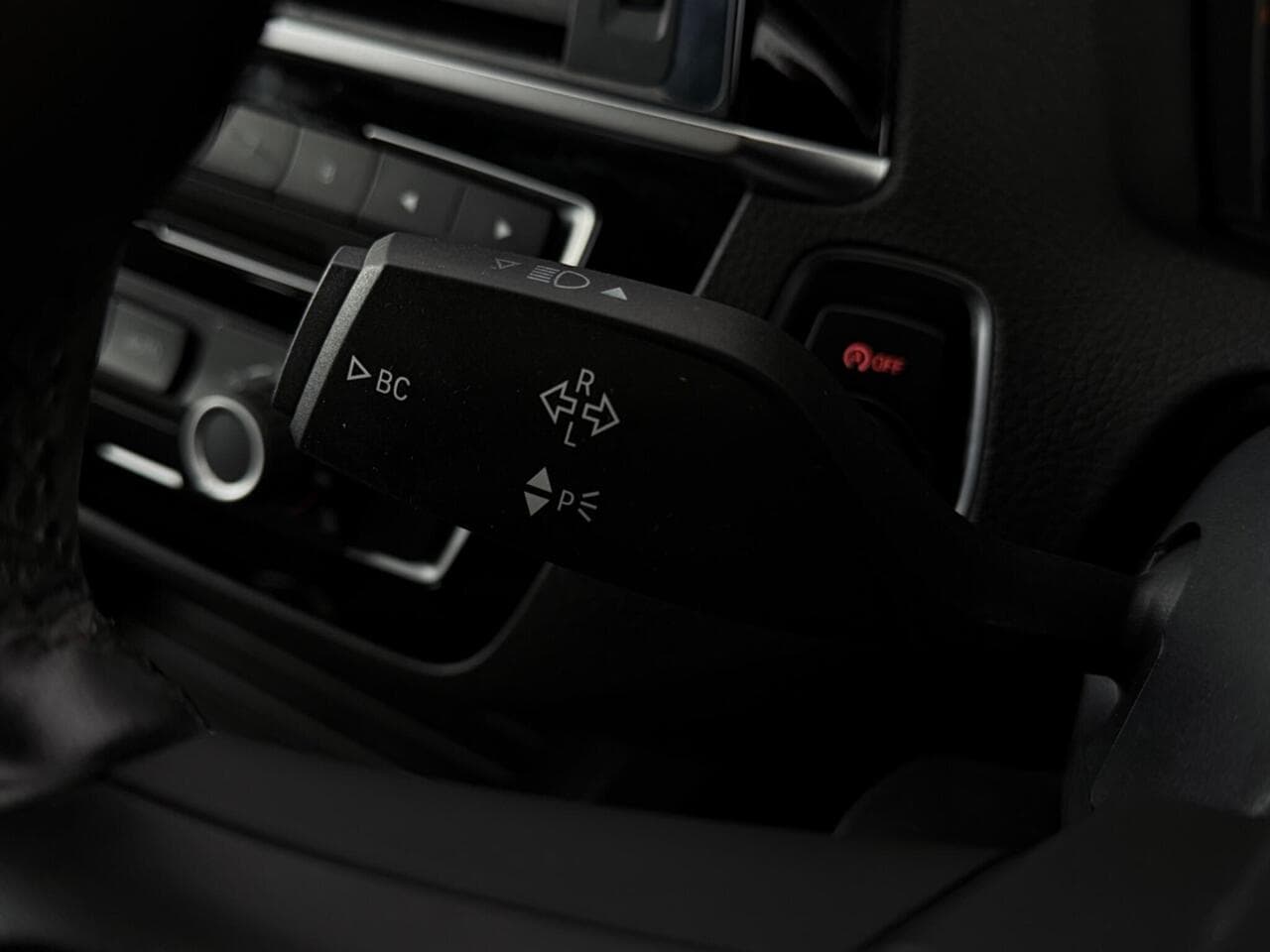 BMW 2 Series thumbnail Misc Controls