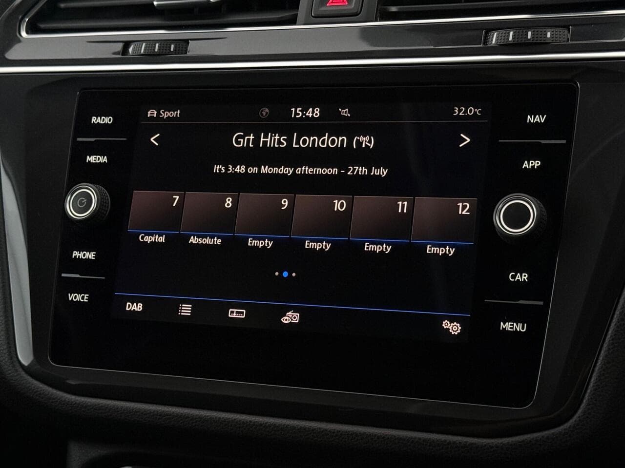 Volkswagen Tiguan Allspace thumbnail Infotainment System