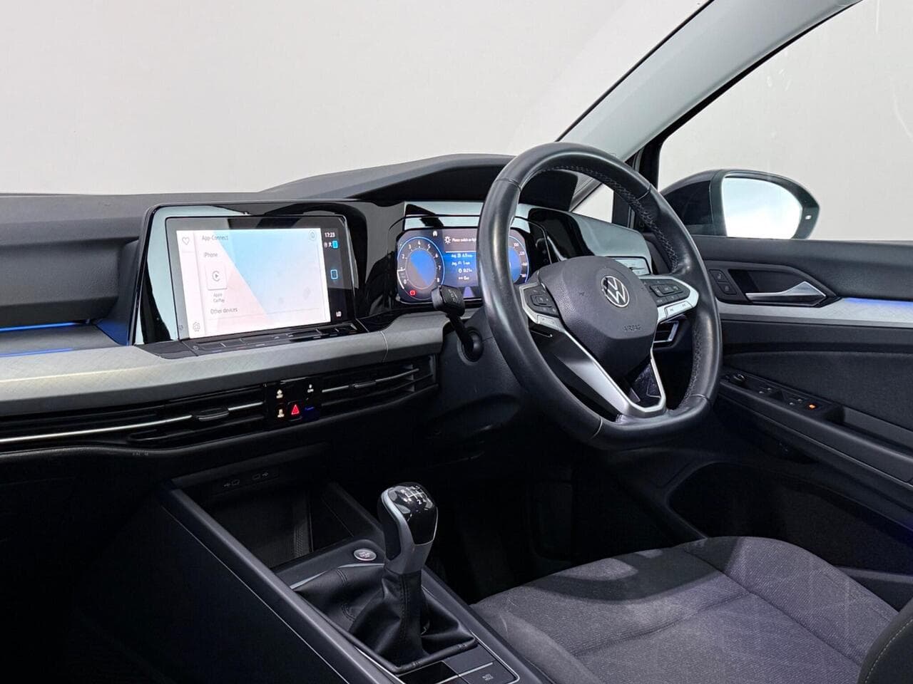 Volkswagen Golf thumbnail Interior Front