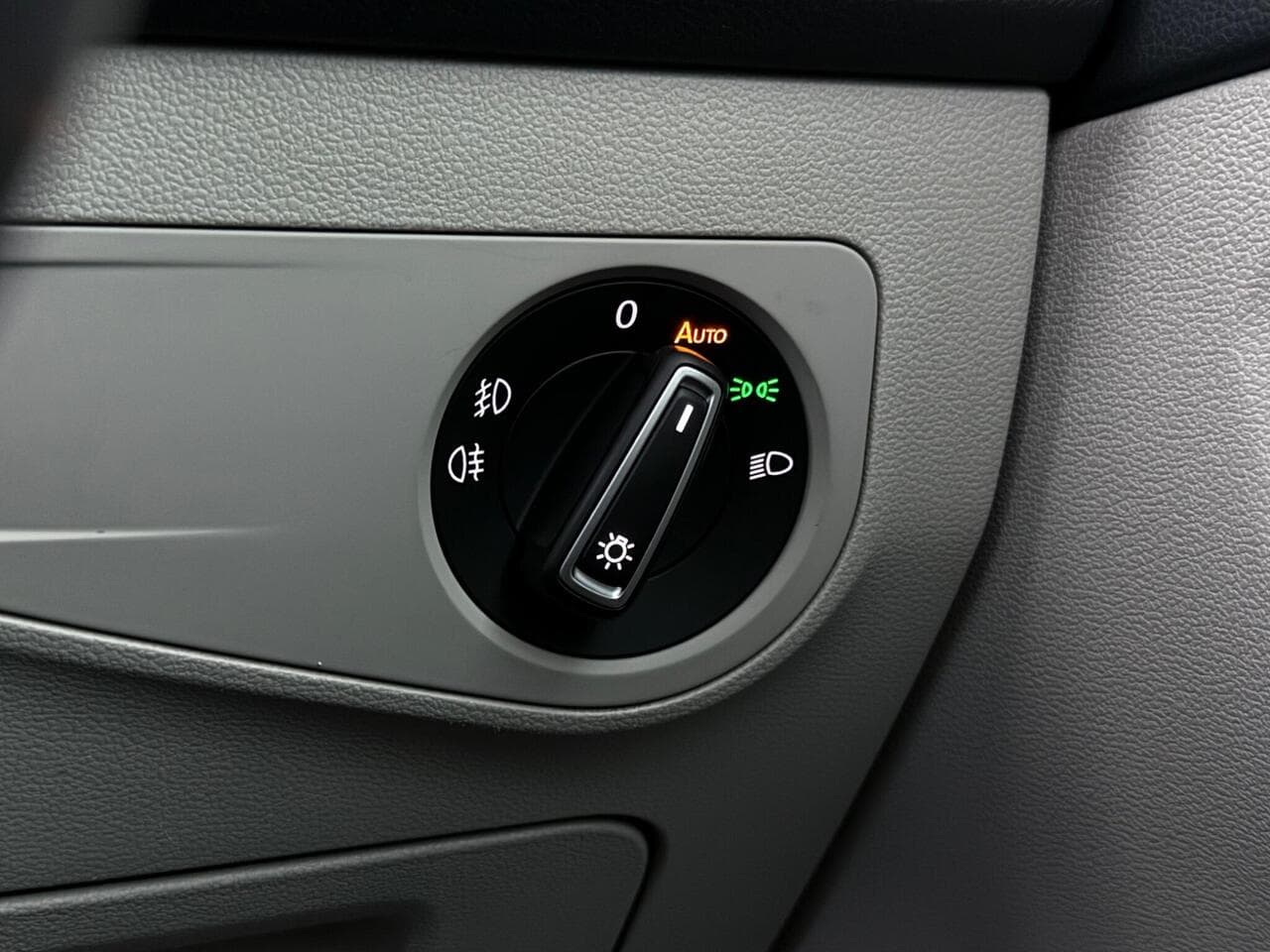 Volkswagen Tiguan thumbnail Misc Controls