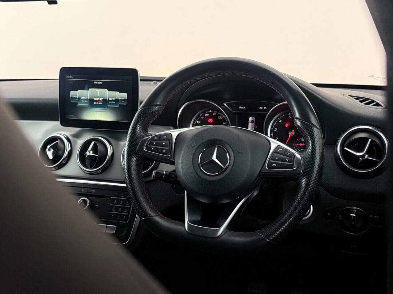 Mercedes-Benz GLA thumbnail Steering Wheel