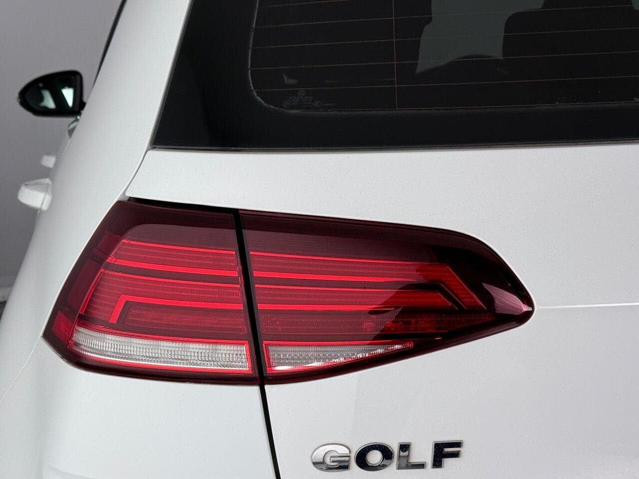 Volkswagen Golf thumbnail Lights Rear