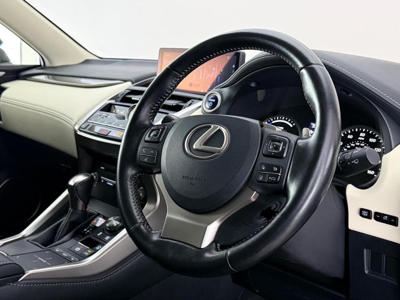 Lexus NX thumbnail Steering Wheel