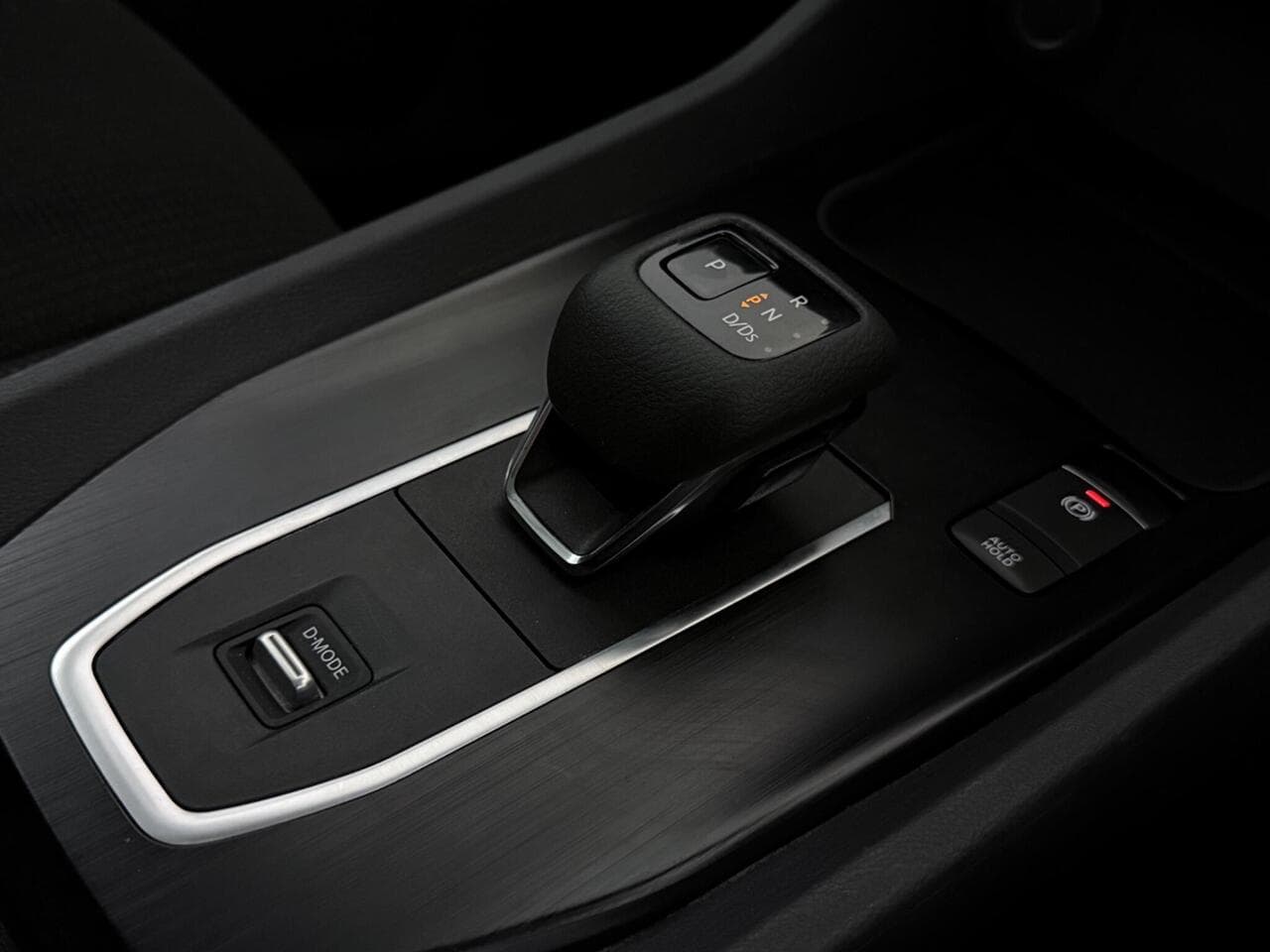 Nissan Qashqai thumbnail Interior Front