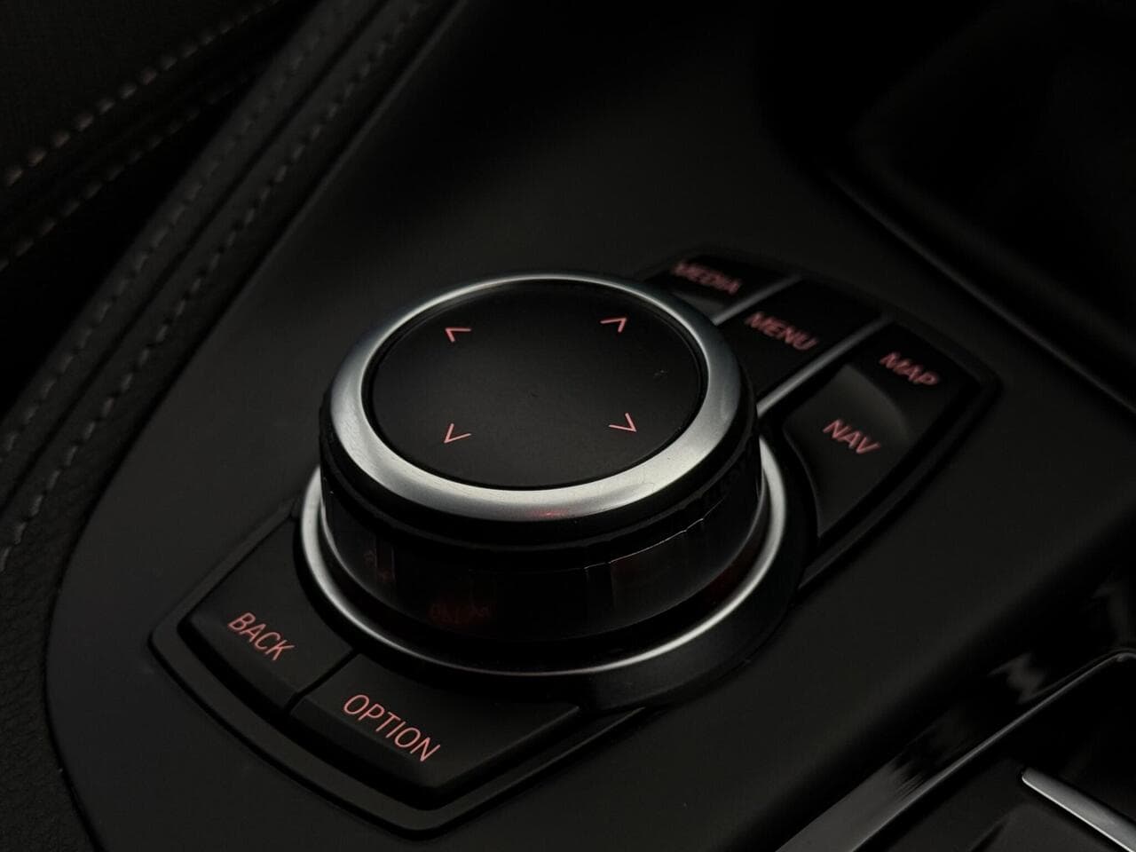 BMW X2 thumbnail Misc Controls