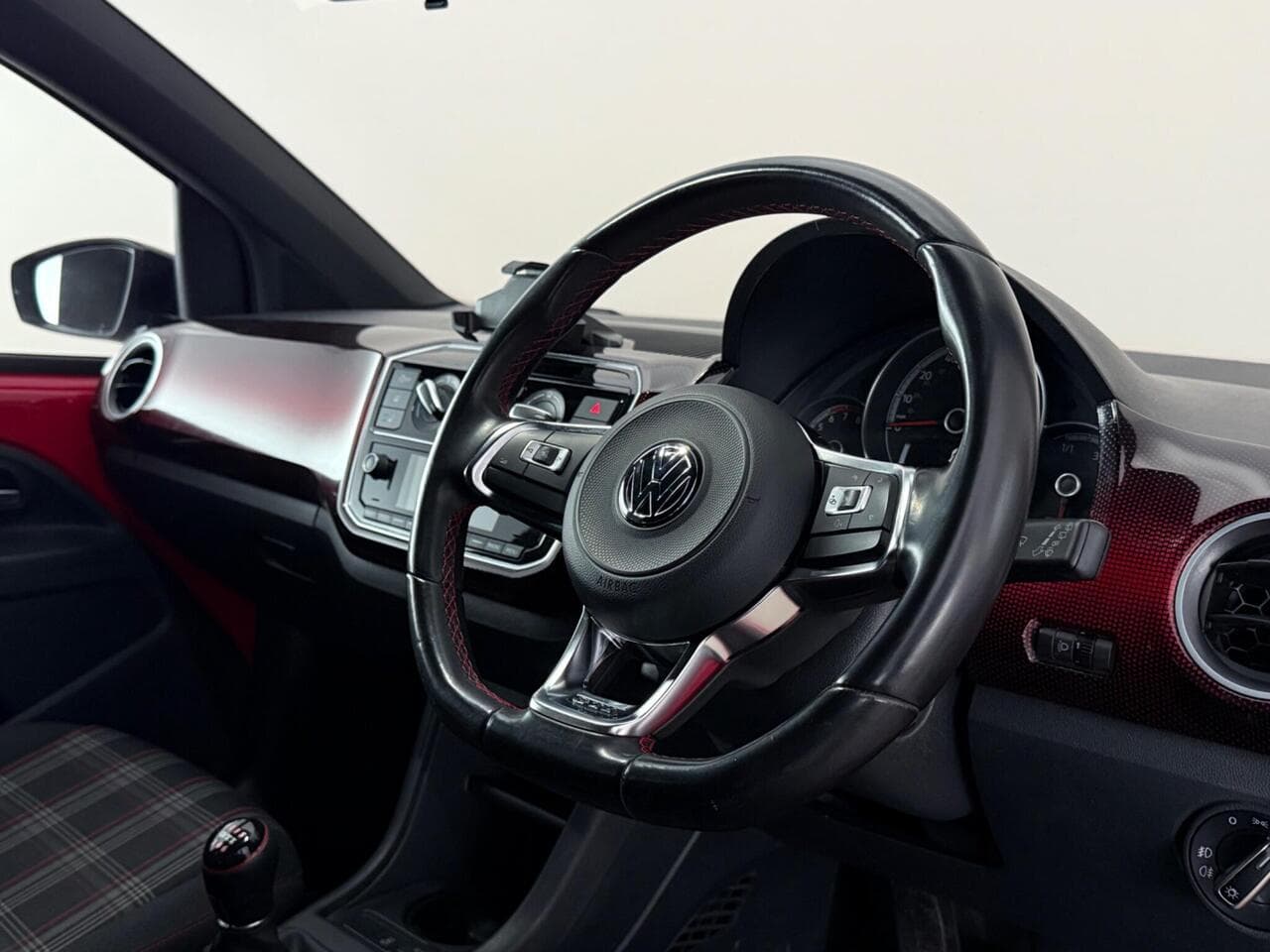 Volkswagen up! thumbnail Interior Front