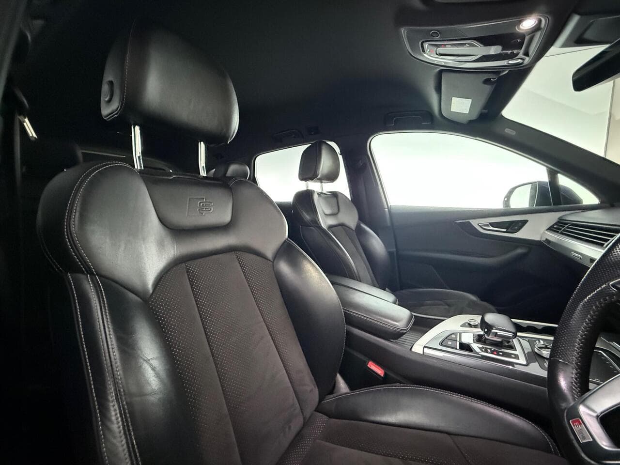 Audi Q7 thumbnail Seat Driver