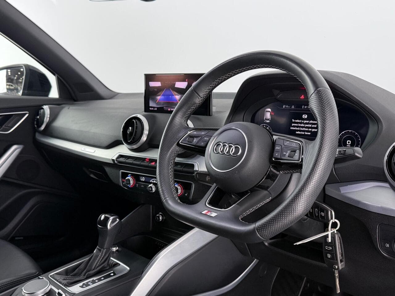 Audi Q2 thumbnail Interior Front