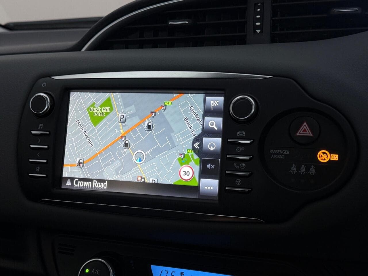 Toyota Yaris thumbnail Infotainment System