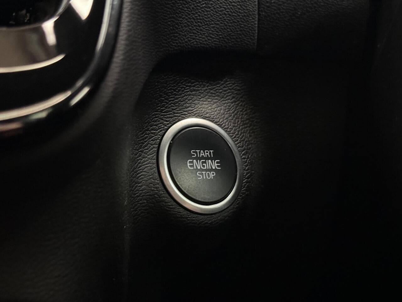 Volvo XC40 thumbnail Misc Controls