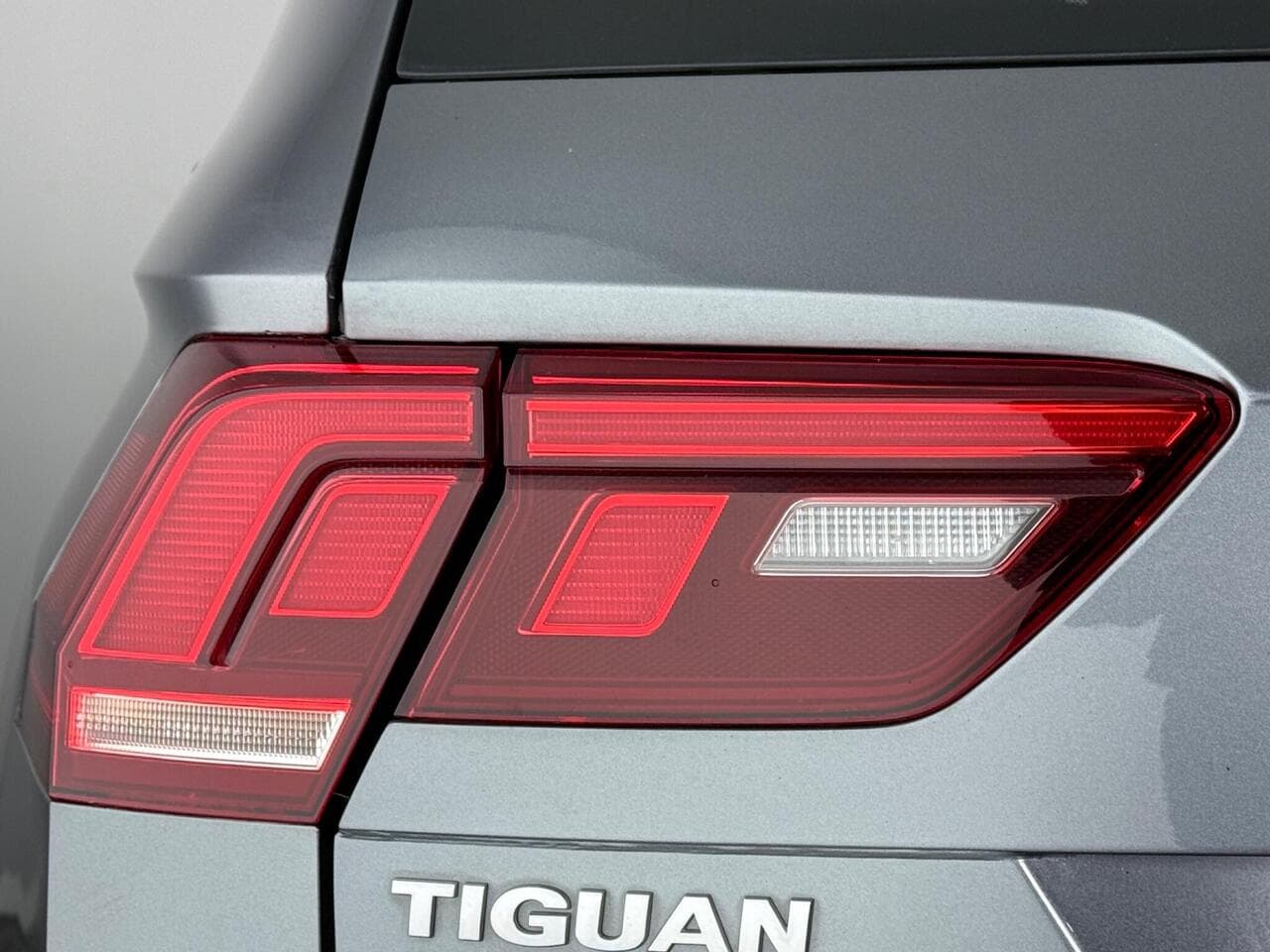 Volkswagen Tiguan Allspace thumbnail Lights Rear