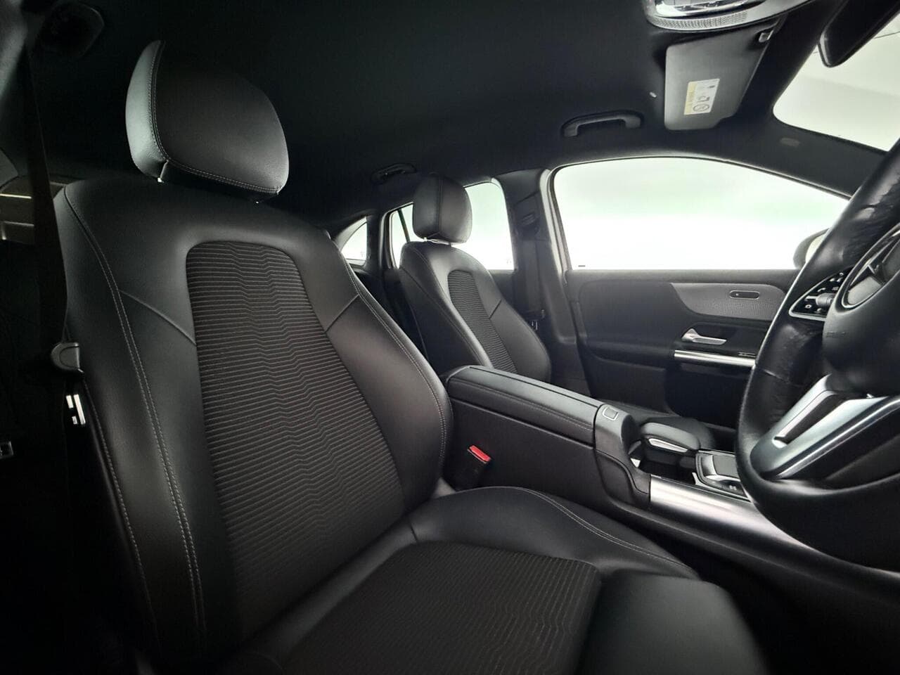 Mercedes-Benz GLA thumbnail Seat Driver
