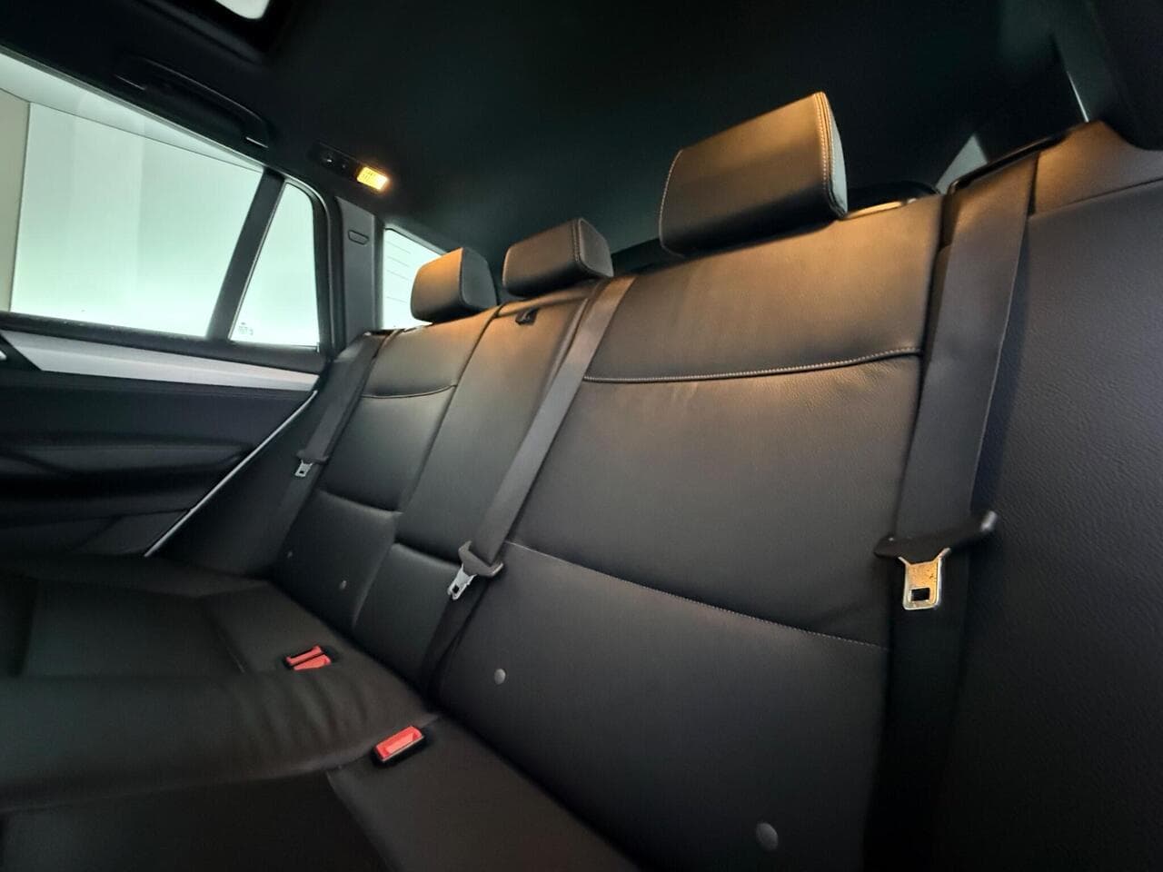 BMW iX3 thumbnail Seats Rear