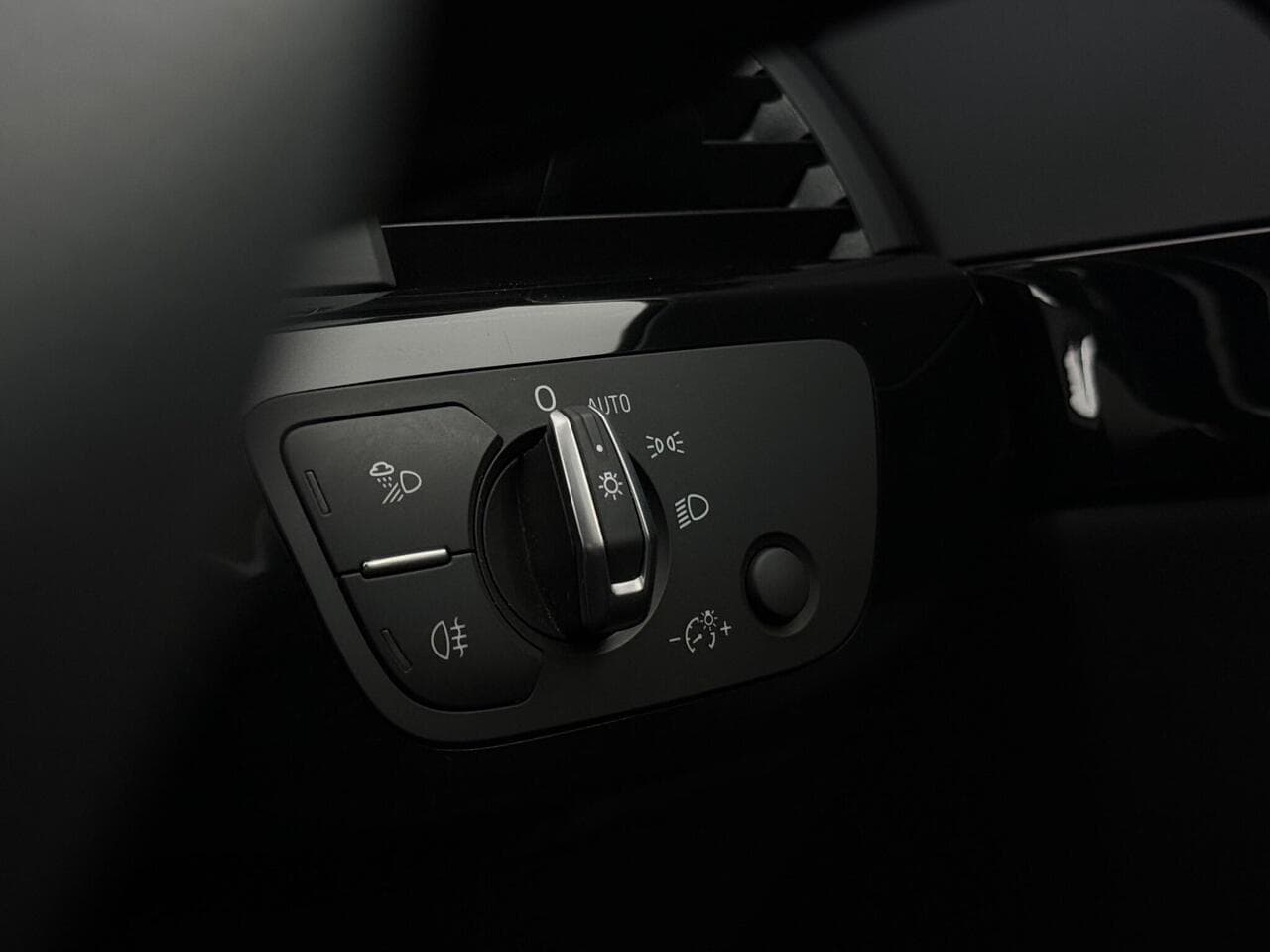 Audi A4 thumbnail Misc Controls