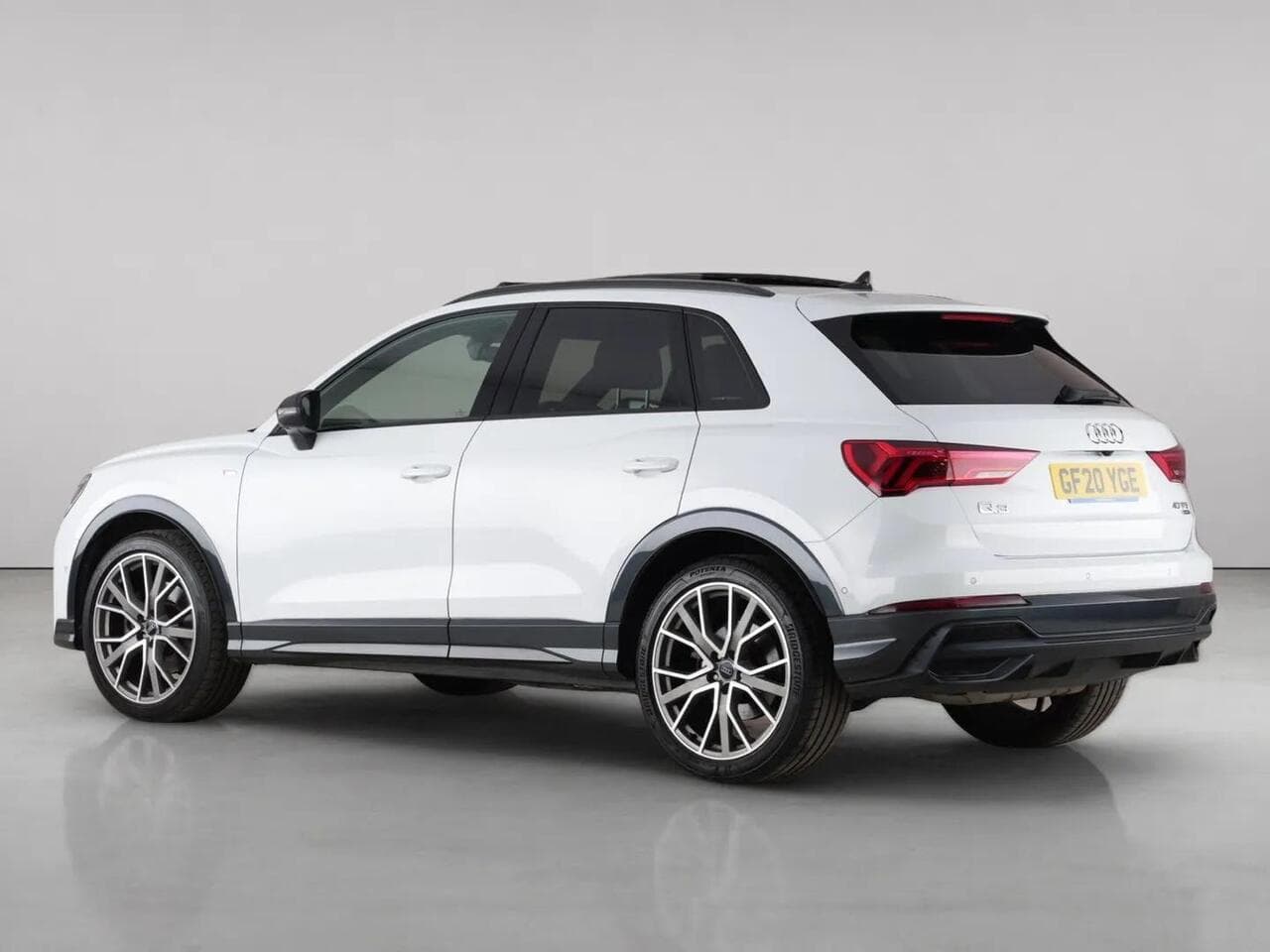 Audi Q3 thumbnail Rear Left