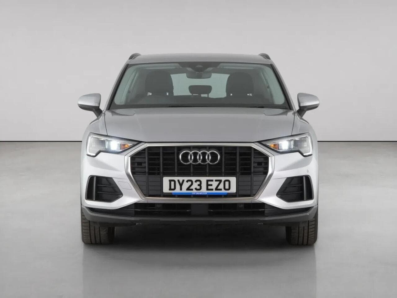 Audi Q3 thumbnail Front