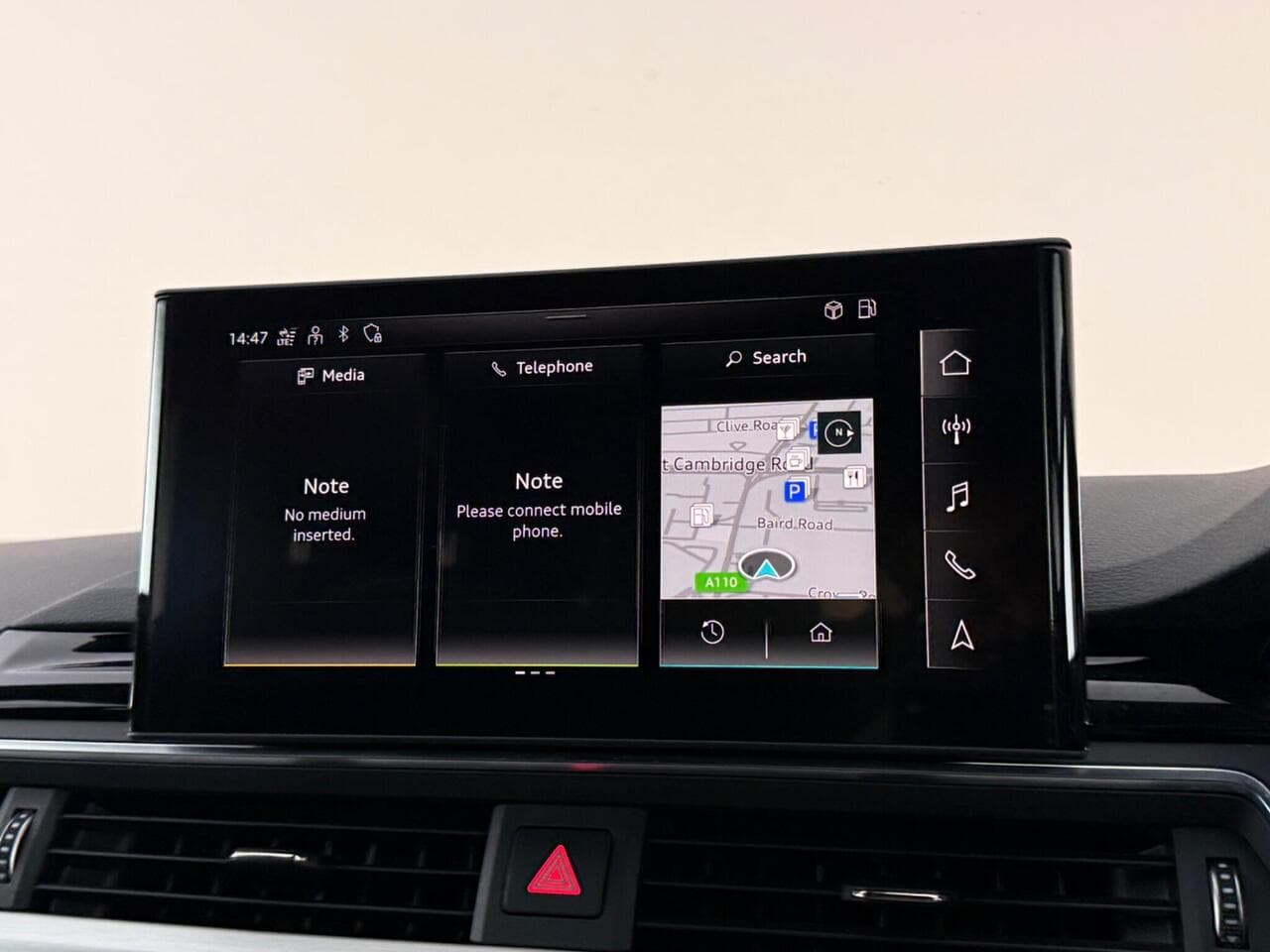 Audi A4 Avant thumbnail Infotainment System