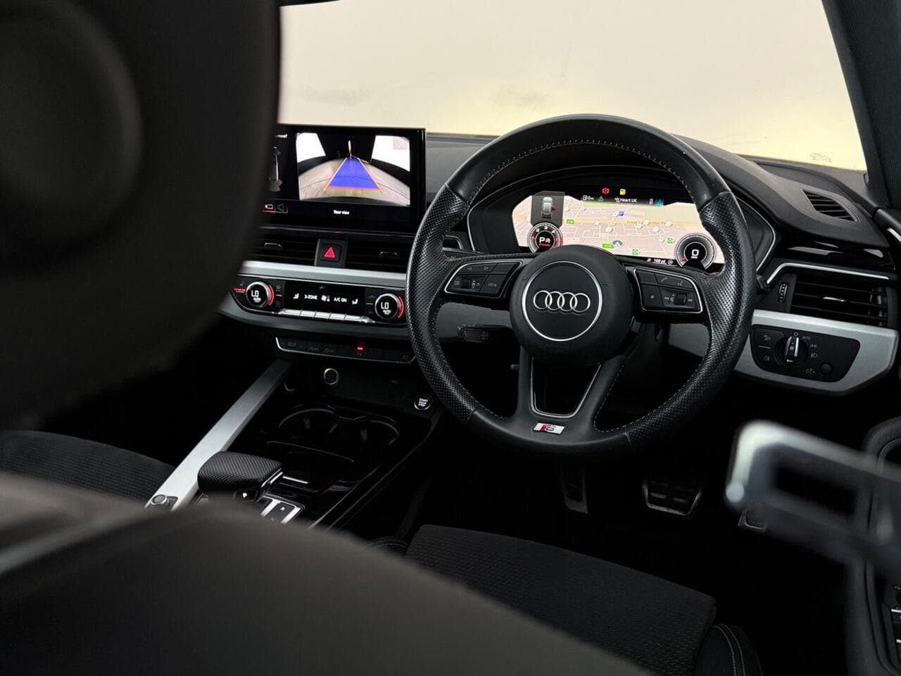 Audi A4 Avant thumbnail Steering Wheel