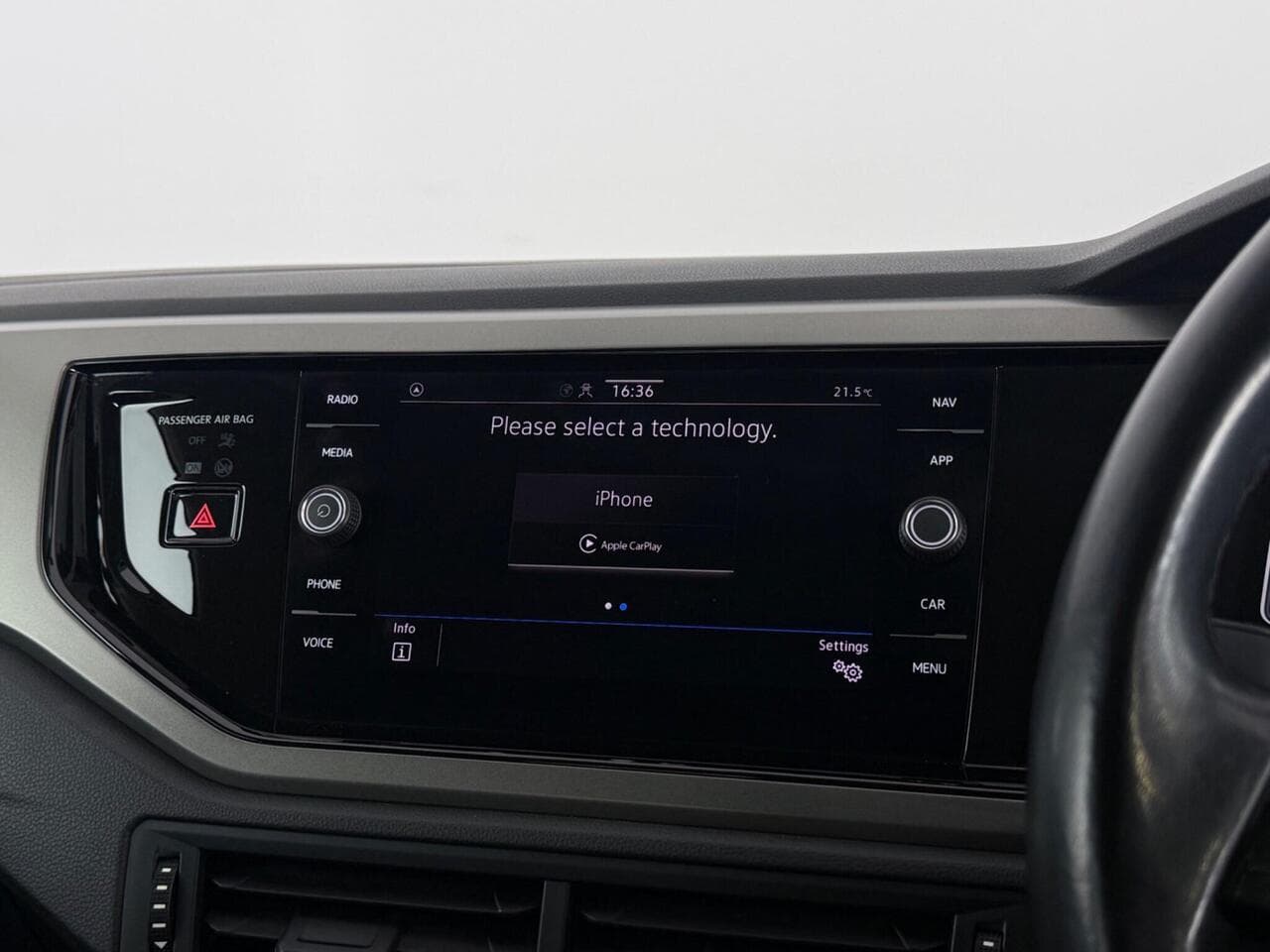 Volkswagen Polo thumbnail Infotainment System