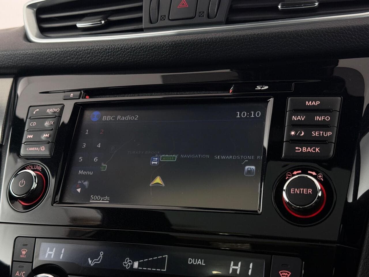 Nissan Qashqai thumbnail Infotainment System