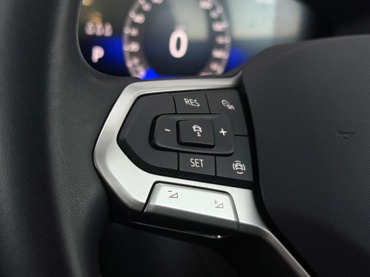 Volkswagen T-Roc thumbnail Misc Controls