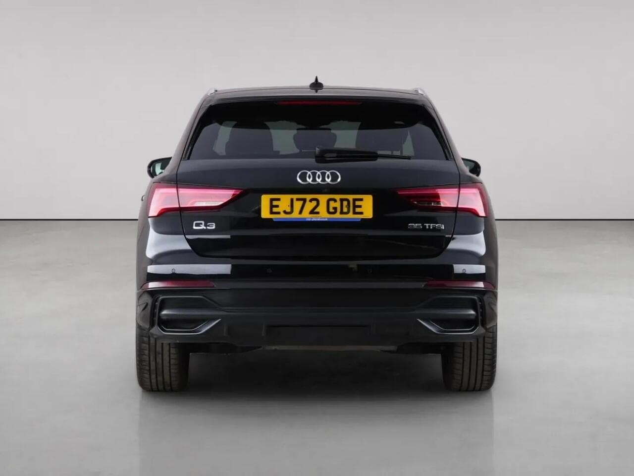 Audi Q3 thumbnail Rear